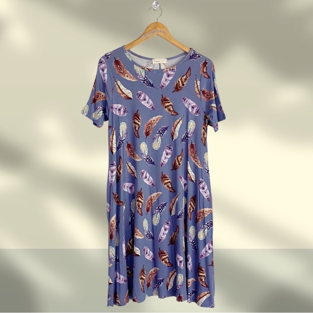 Perfect Peach Boutique Feather Print Shirt Dress w/Pockets Dusty Lavender M 8/10